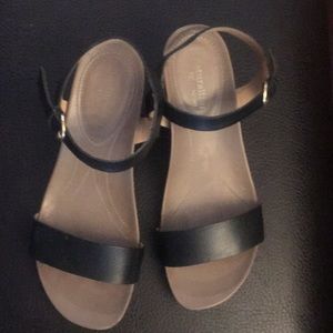 Naturalizer N5 Comfort sandals size 6.5W